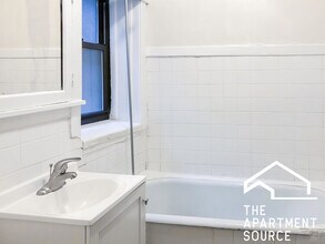 2607 W Gunnison St, Unit 2 in Chicago, IL - Building Photo - Building Photo