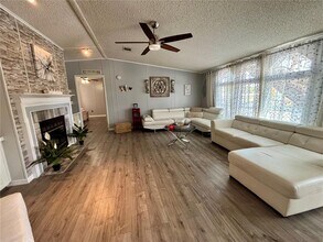 6433 Orris St in Zephyrhills, FL - Building Photo - Building Photo