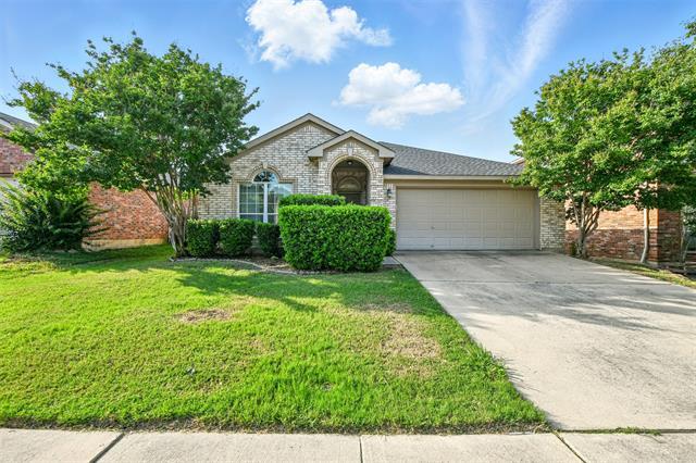 4925 Happy Trail in Fort Worth, TX - Building Photo - Building Photo