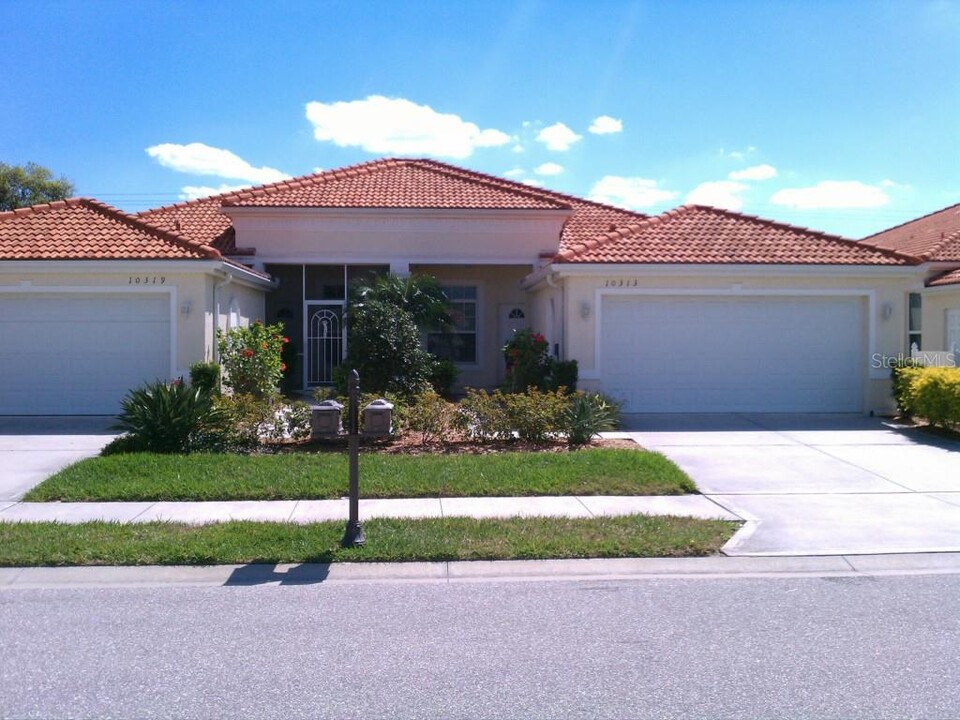 10313 Hebblewhite Ct in Englewood, FL - Building Photo