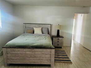 3702 Meyer Pl in Sarasota, FL - Building Photo - Building Photo