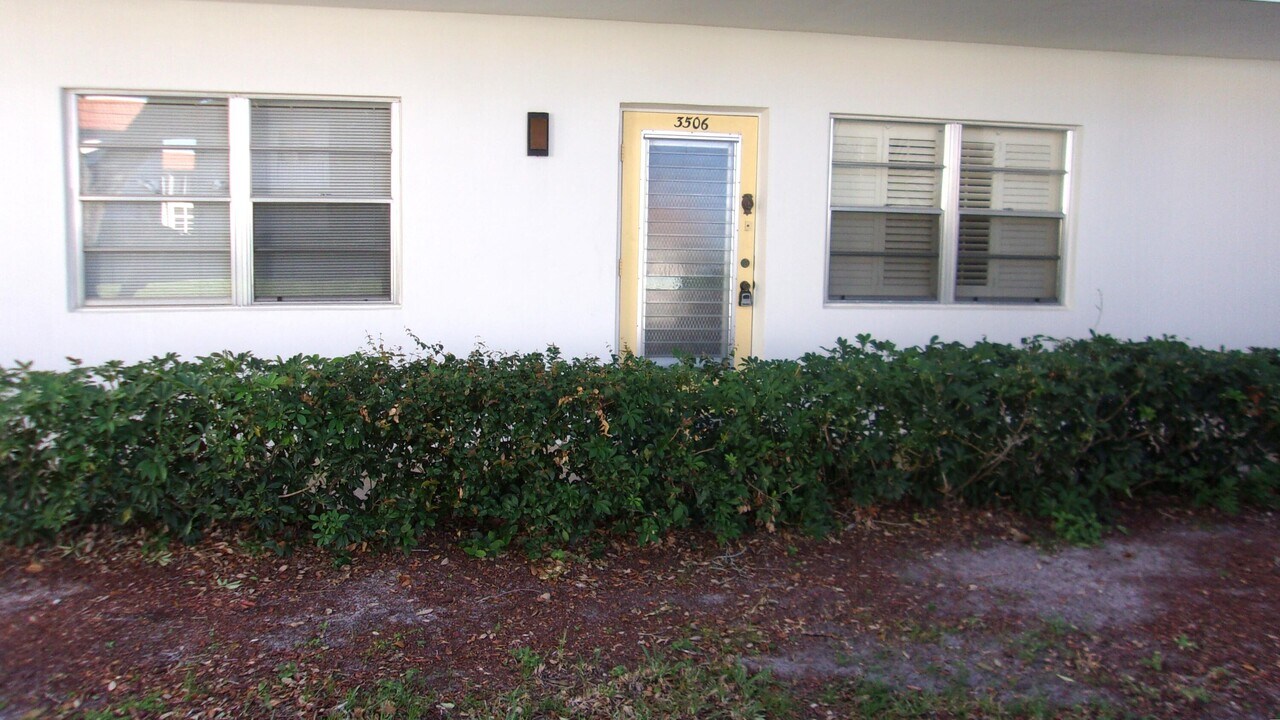 1225 NW 21st St in Stuart, FL - Building Photo