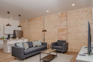 125 W Wisconsin Ave in Neenah, WI - Building Photo