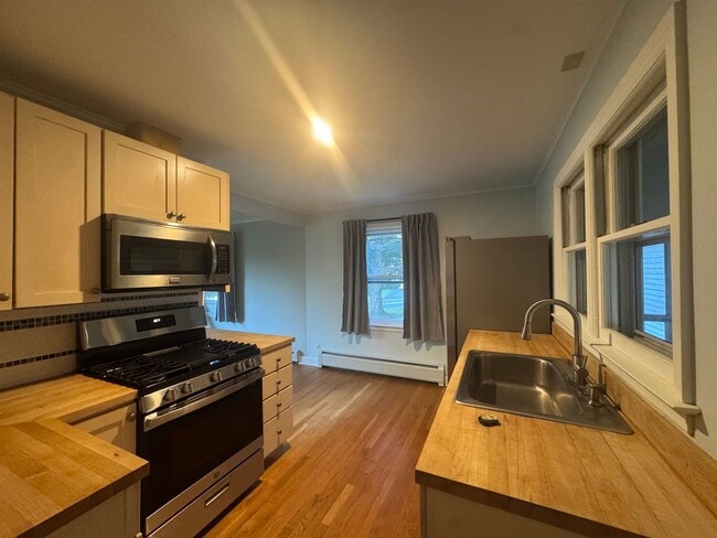 property at 24 Henderson Rd