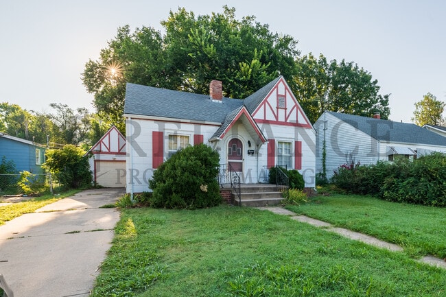 216 S Meridian Ave in Wichita, KS - Building Photo - Building Photo