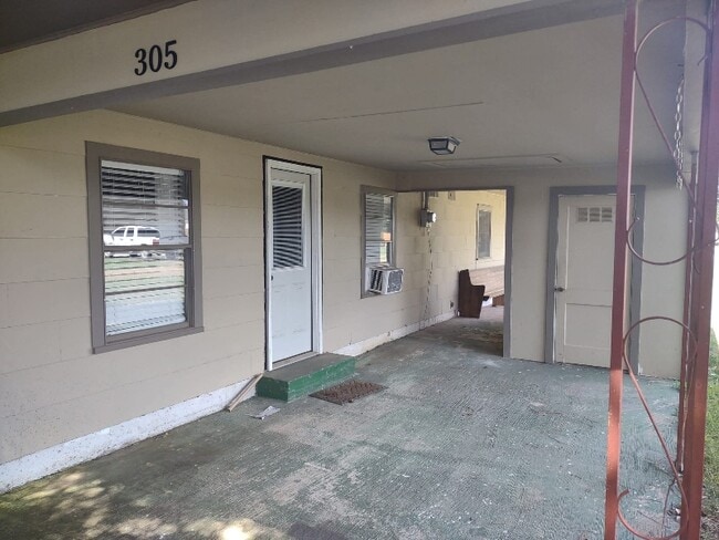 305 Rogers Ave in Sterlington, LA - Building Photo - Building Photo