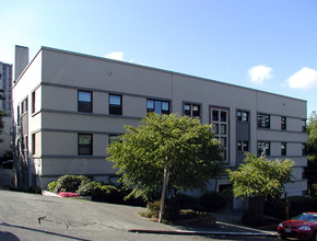 Bay Ridge Court (Cobblestone Court) in Seattle, WA - Building Photo - Building Photo