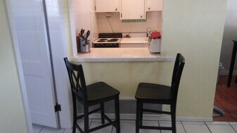 6835 Blind Pass Rd, Unit 2 in St Pete Beach, FL - Building Photo