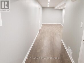 8 Roscoe Rd in Toronto, ON - Building Photo - Building Photo