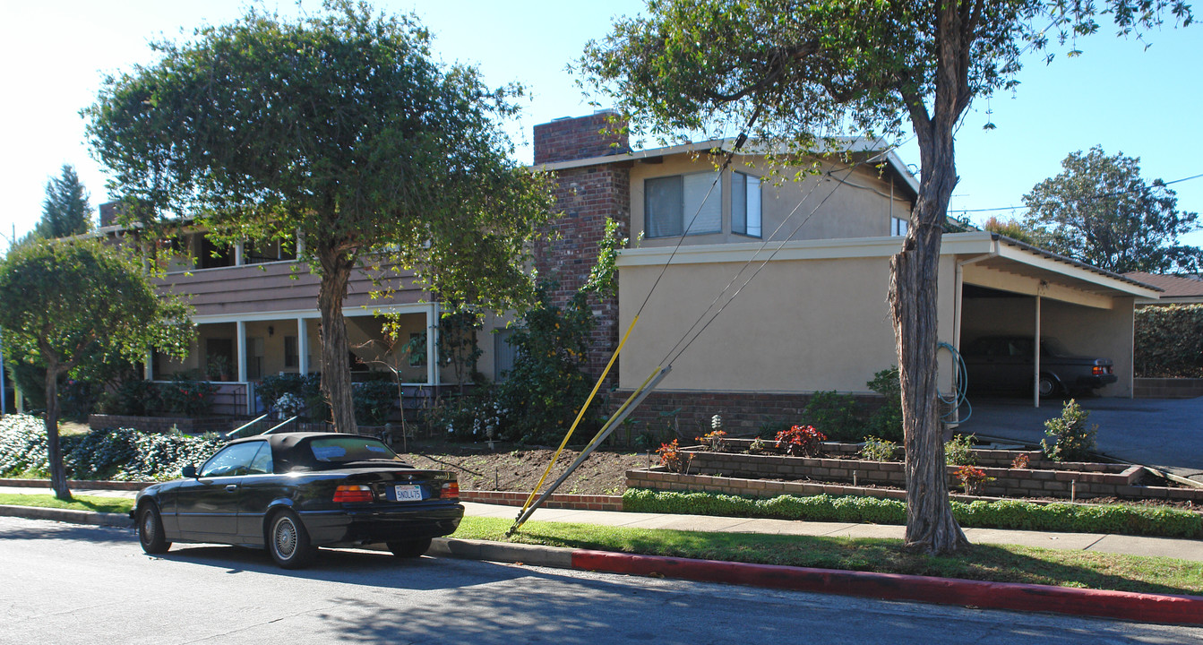 1234 Huntington Dr in South Pasadena, CA - Foto de edificio