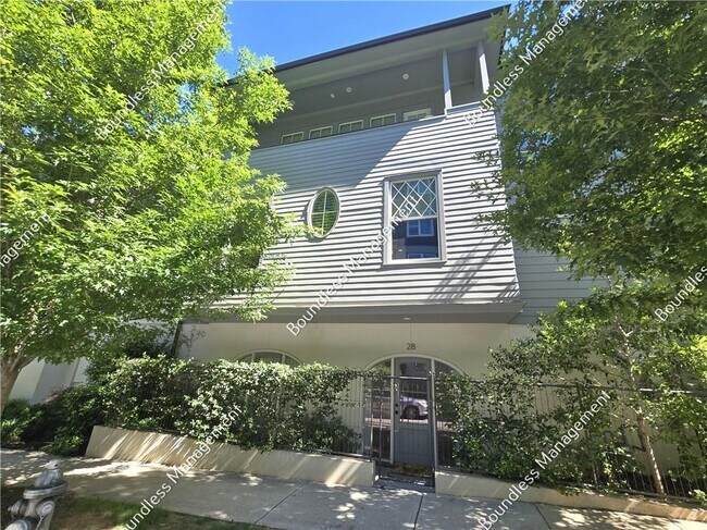 property at 28 Bass St SE