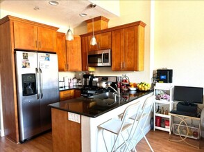 Starburst Townhomes in San Jose, CA - Building Photo - Interior Photo