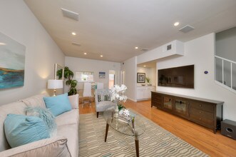 938 18th St in Santa Monica, CA - Foto de edificio - Building Photo