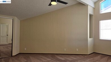 39623 Embarcadero Terrace in Fremont, CA - Building Photo - Building Photo