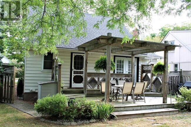 18 Castlereagh St in Niagara-On-The-Lake, ON - Building Photo - Building Photo