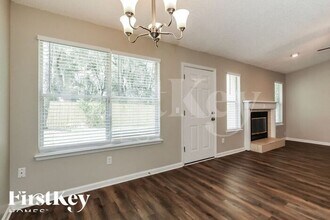 7480 Countryman Ln in Jacksonville, FL - Building Photo - Building Photo