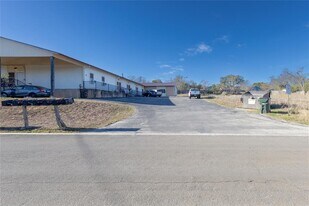 1410 Marlton St in San Marcos, TX - Building Photo
