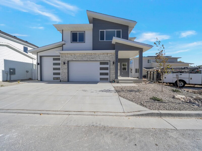 7413 S Pearson Pk Ct in West Jordan, UT - Building Photo