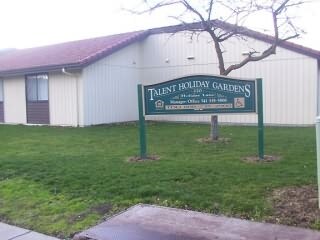 Holiday Gardens - Talent in Talent, OR - Foto de edificio