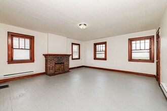 1530 1/2 W High St in Springfield, OH - Building Photo - Building Photo