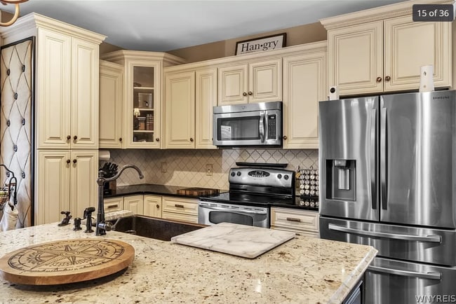 61 Park St, Unit House in Buffalo, NY - Building Photo - Building Photo