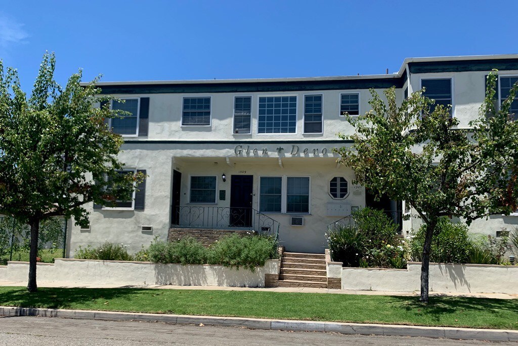 1309 Devon Ave in Los Angeles, CA - Building Photo
