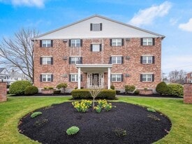 305 Pine St, Unit #8 in Lowell, MA - Building Photo