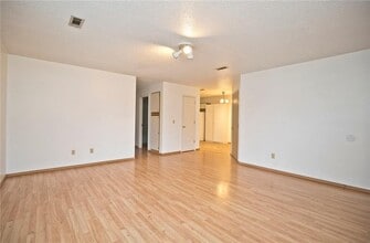 5905 Sara St in Fayetteville, AR - Building Photo - Building Photo