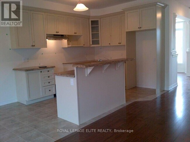 3088 Robert Brown Blvd in Oakville, ON - Building Photo - Building Photo