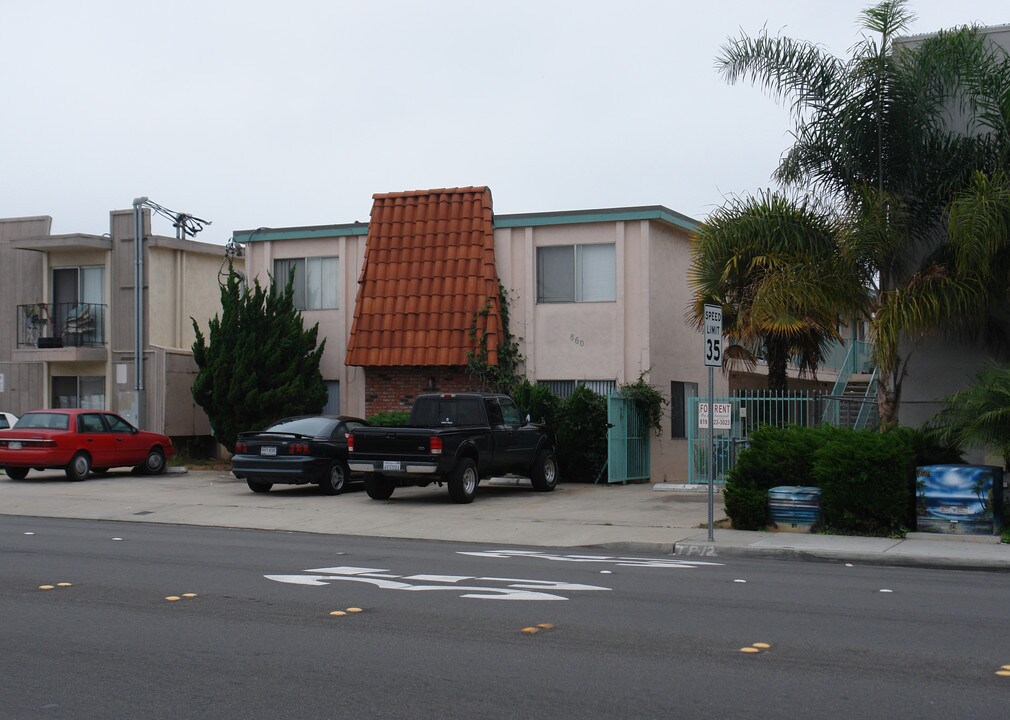 860 13th St in Imperial Beach, CA - Building Photo