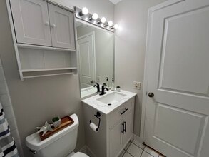 6020 Oakwood Dr in Lisle, IL - Building Photo - Building Photo