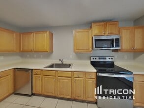 5930 Encanto Point Dr in San Antonio, TX - Building Photo - Building Photo