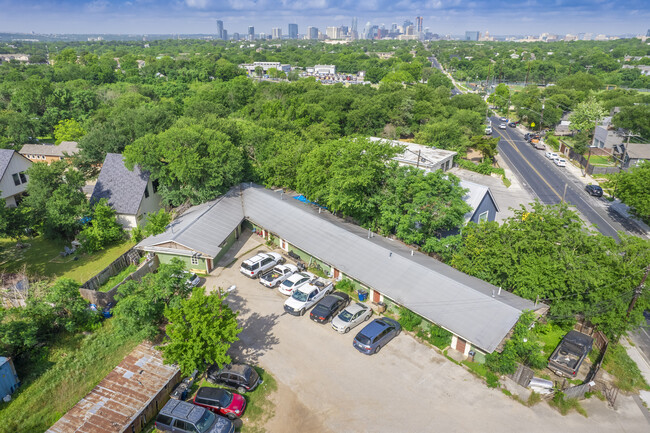 2921 E 12th St in Austin, TX - Building Photo - Building Photo