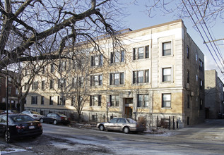 900 W Dakin St in Chicago, IL - Building Photo - Building Photo