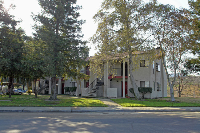 Delta View in Stockton, CA - Foto de edificio - Building Photo