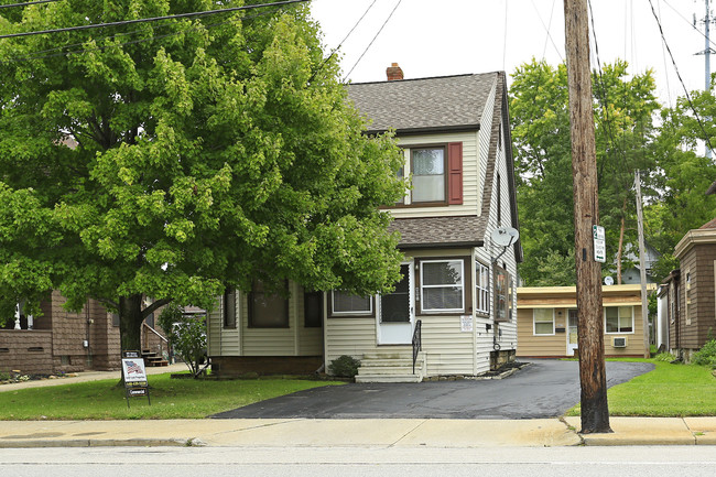 491 Broadway Ave in Bedford, OH - Building Photo - Building Photo