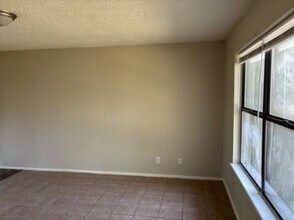 637 N Betty Jo Dr in Fayetteville, AR - Building Photo - Building Photo
