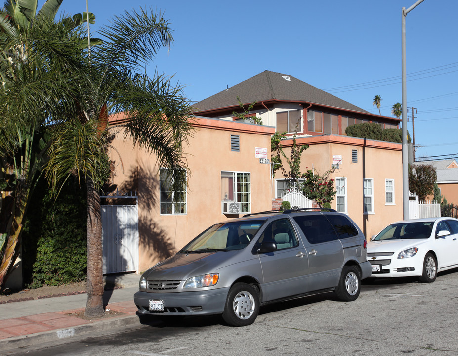 6211 Templeton in Huntington Park, CA - Building Photo