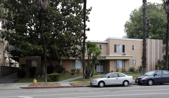 14341 Chandler Blvd in Sherman Oaks, CA - Building Photo - Primary Photo