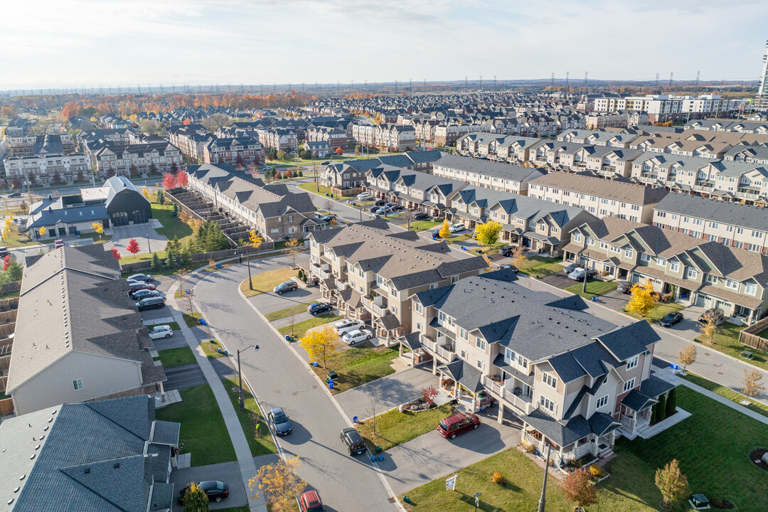 93 Great Gabe Cres in Oshawa, ON - Building Photo