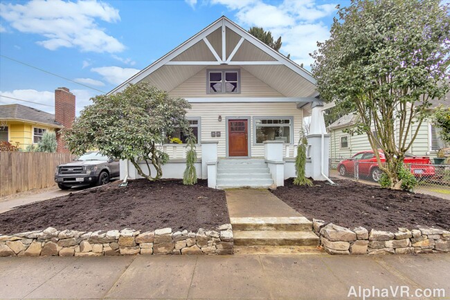 property at 944 SE Spokane St
