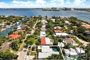 1120 NE 86th St in Miami, FL - Building Photo