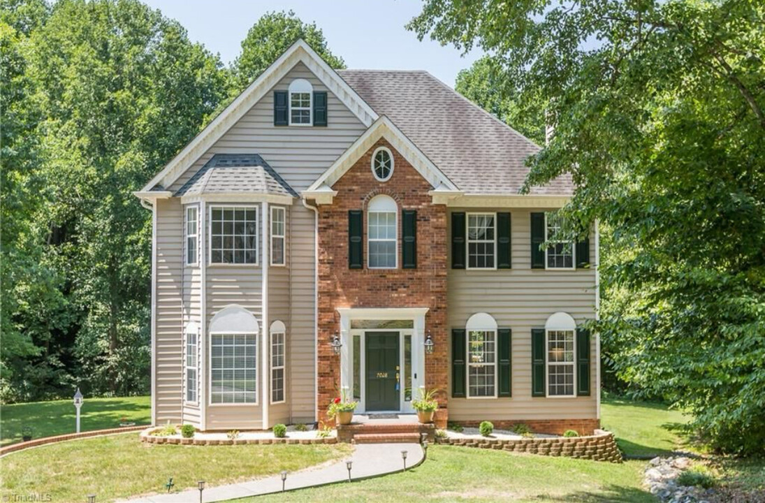 7028 Abington Ct in Kernersville, NC - Building Photo