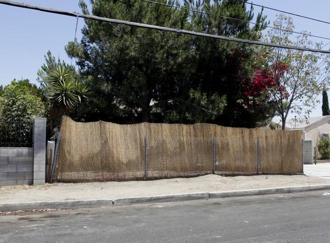 6924 Gentry Ave in North Hollywood, CA - Building Photo - Building Photo