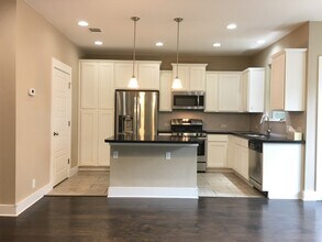 7425 Wolverine St in Austin, TX - Building Photo - Building Photo