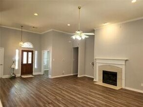 4512 Creekside Dr in Haltom City, TX - Building Photo - Building Photo