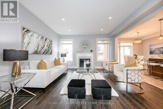 12 Fred Mason St in Georgina, ON - Building Photo - Building Photo