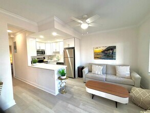 1035 Spanish River Rd, Unit 108 in Boca Raton, FL - Building Photo - Building Photo