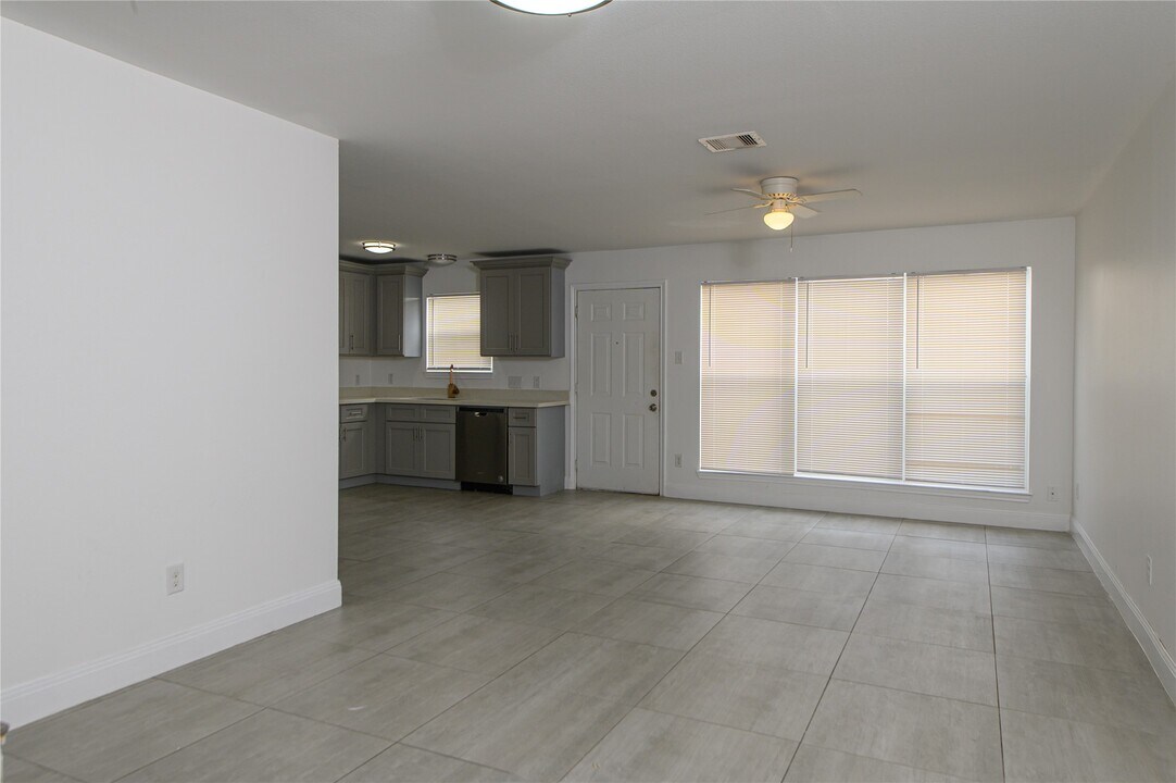 3421 Twp Grove Ln in Houston, TX - Building Photo