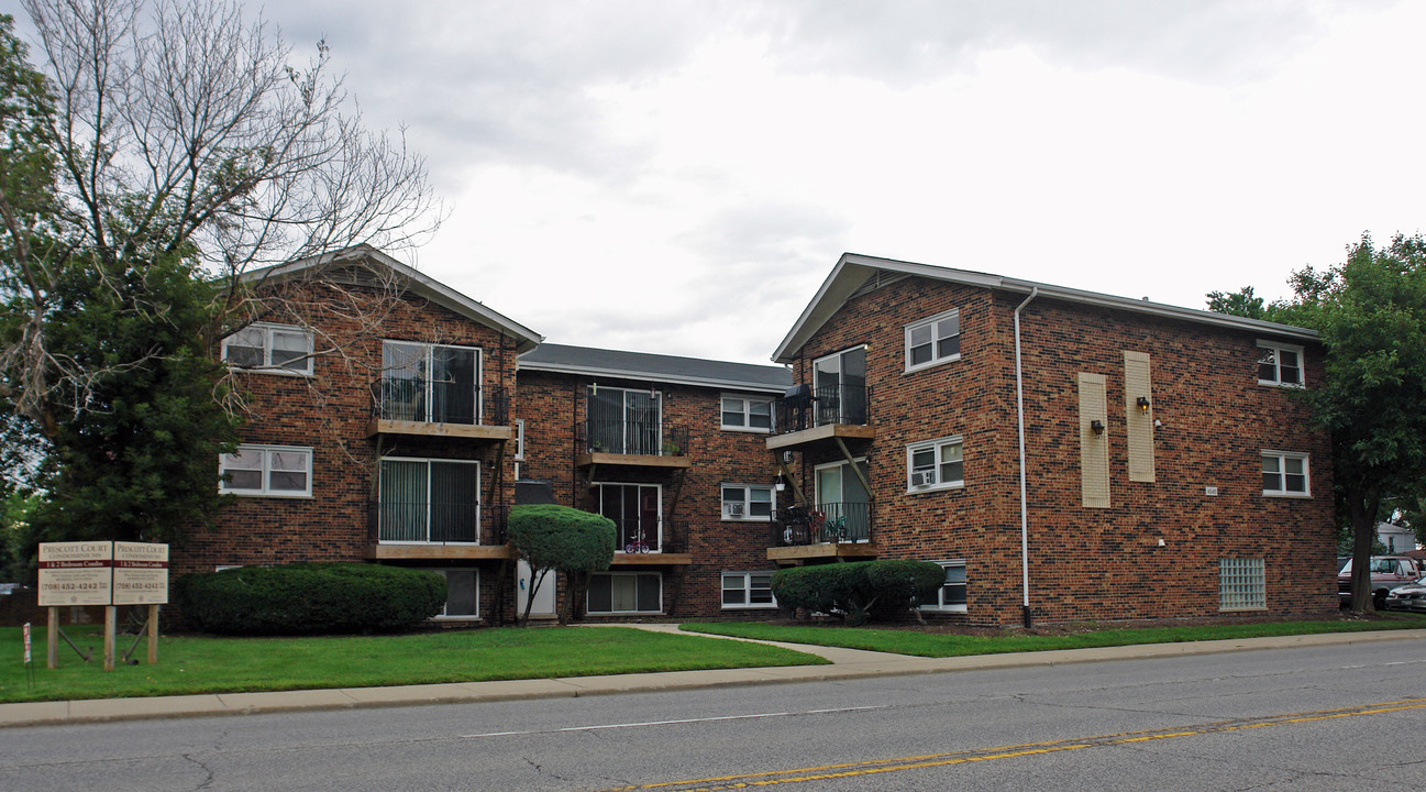 4545 S Prescott Ave in Lyons, IL - Foto de edificio